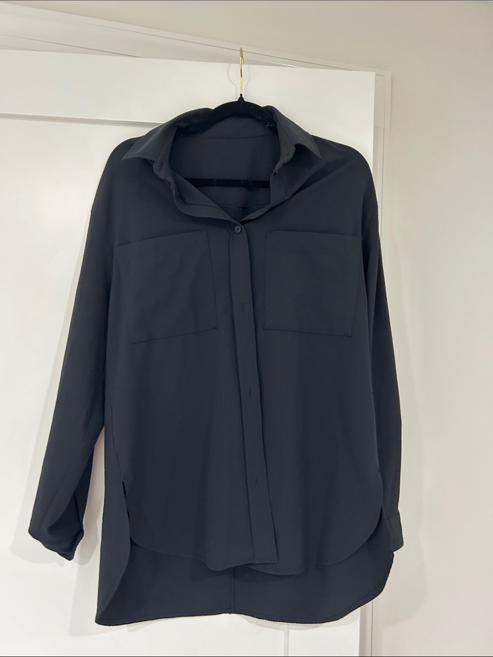 ALO Yoga Black Button-Front Oversized Shirt